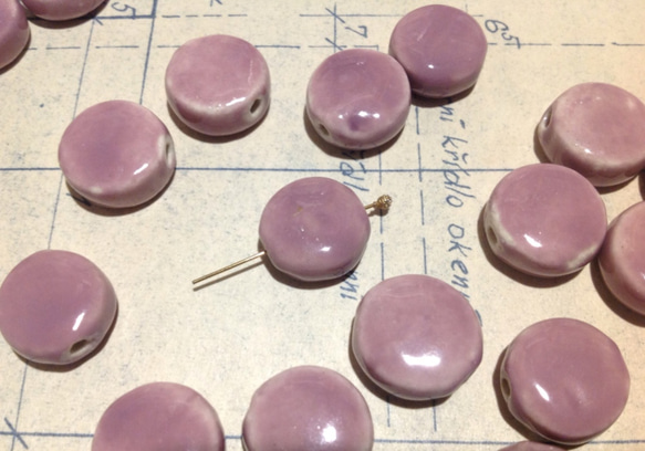 Vintage germnay lavender porcelain beads ヴィンテージ ビーズ 2枚目の画像