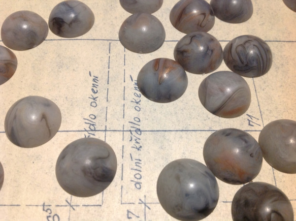 Vintage germany lucite cabochon gray marble  ヴィンテージ カボション 2枚目の画像