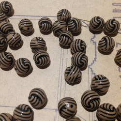 Vintage beige black knot beads ヴィンテージ ビーズ 1枚目の画像