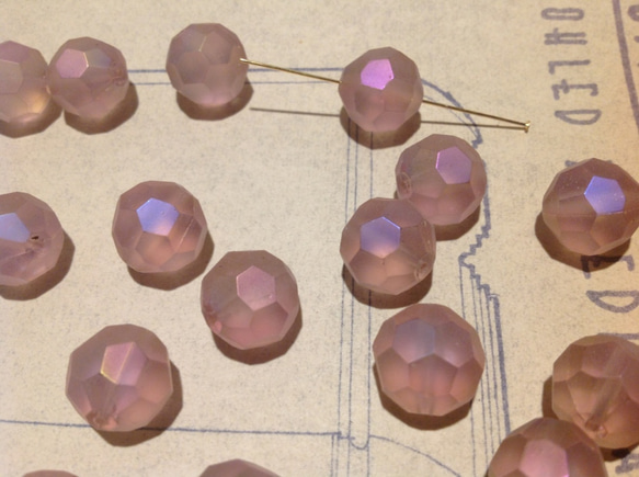 Vintage Matt pink facet AB beads ヴィンテージ ビーズ 1枚目の画像