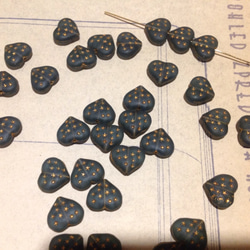 Vintage Czech matte gray gold heart beads ヴィンテージ ビーズ 星 2枚目の画像