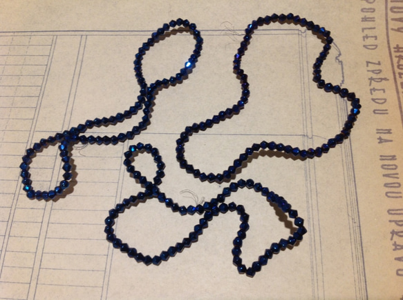 Vintage germnay metric blue glass beads ヴィンテー ビーズ 2枚目の画像