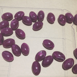 Vintage germany magenta marble oval beads ヴィンテージ ビーズ 1枚目の画像