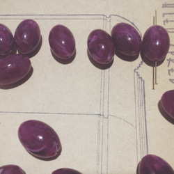 Vintage germany magenta marble oval beads ヴィンテージ ビーズ 2枚目の画像