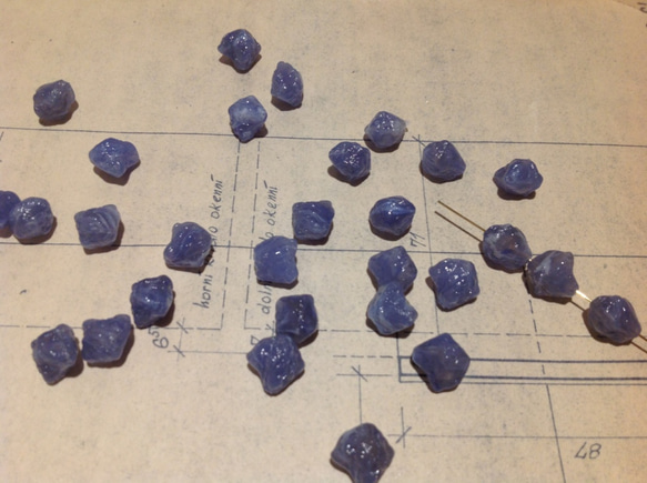 Vintage blue white marble rock beads ヴィンテージ ビーズ 2枚目の画像