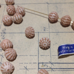 Vintage germany milk glass Pampkin beads dusty pink ビンテージ 1枚目の画像