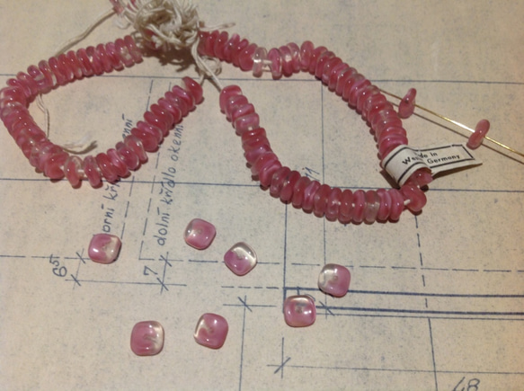 Vintage germnay pink givre spacer beads ヴィンテージ ビーズ 2枚目の画像