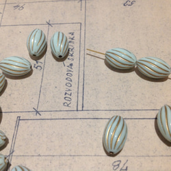 ☆8 vintage revival oval twist beads pale blue ヴィンテージ 復刻 2枚目の画像