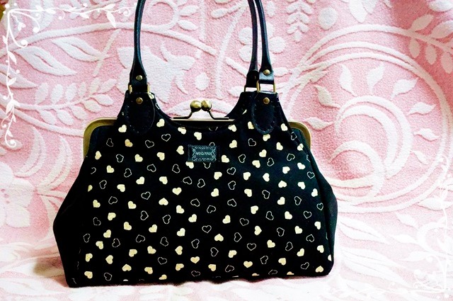 【受注製作】ラメハート長財布も入る！あおりがま口バッグ