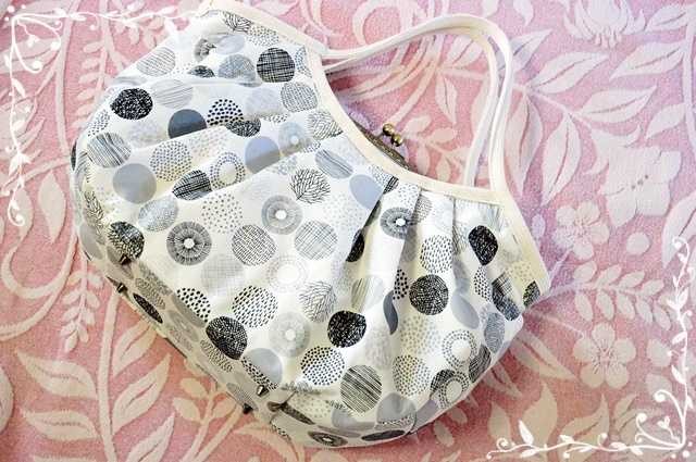 【受注製作】北欧風サークル柄　あおりがま口グラニーバッグ