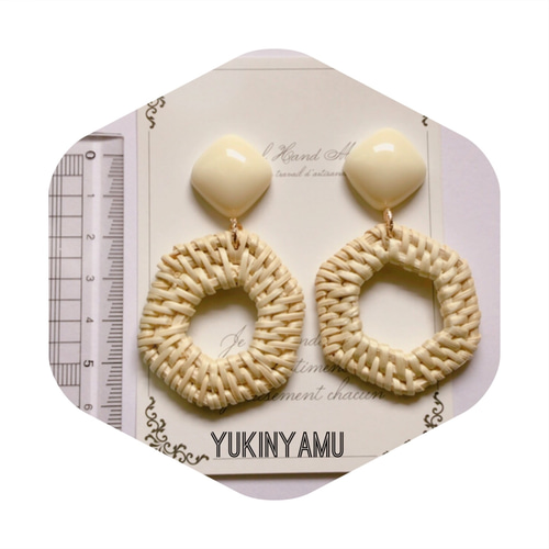ホワイト×ラタン イヤリング/ピアス イヤリング・ノンホールピアス 