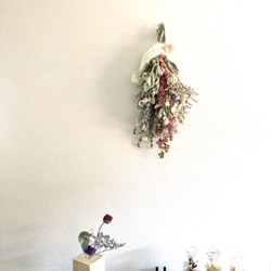 「野原の喜び」ラムズイヤーと千鳥草ピンクのスワッグ　ドライフラワー40センチサイズ 6枚目の画像