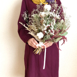 雪降る夜◯コットンフラワーとかすみ草のドライフラワースワッグ 1枚目の画像