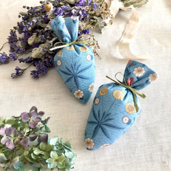 ラベンダーポプリ入シューキーパー　ブルー　moda fabricsのWilliam Morrisデザイン生地使用 2枚目の画像