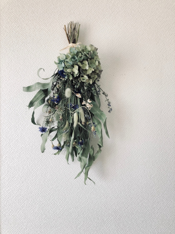 北海道ドライフラワーの秋色アジサイスワッグブーケ　レモンユーカリのブルー系夢見るガーデン花束ギフトに 1枚目の画像