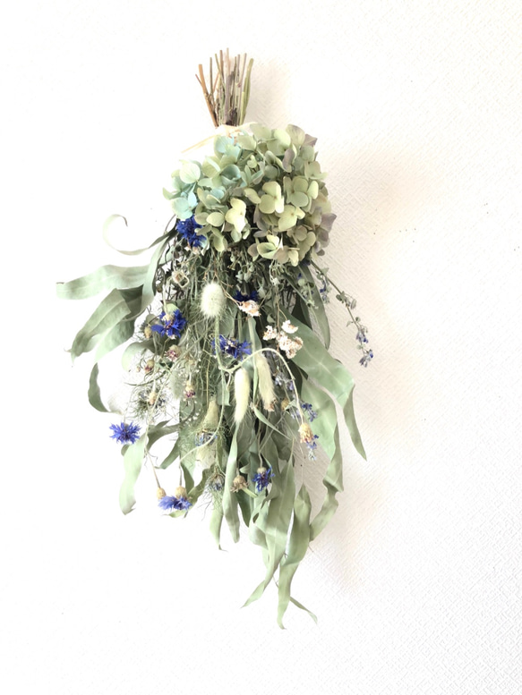 北海道ドライフラワーの秋色アジサイスワッグブーケ　レモンユーカリのブルー系夢見るガーデン花束ギフトに 2枚目の画像