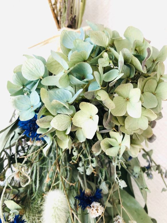 北海道ドライフラワーの秋色アジサイスワッグブーケ　レモンユーカリのブルー系夢見るガーデン花束ギフトに 3枚目の画像
