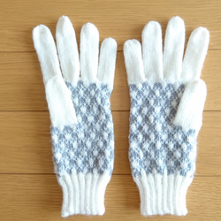 編み込み手袋(灰×白) 2枚目の画像