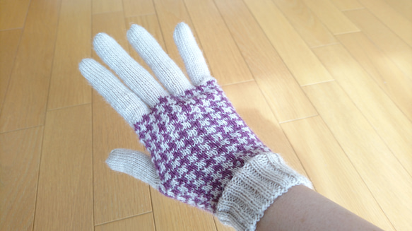 編み込み手袋千鳥格子(紫×ベージュ) 4枚目の画像