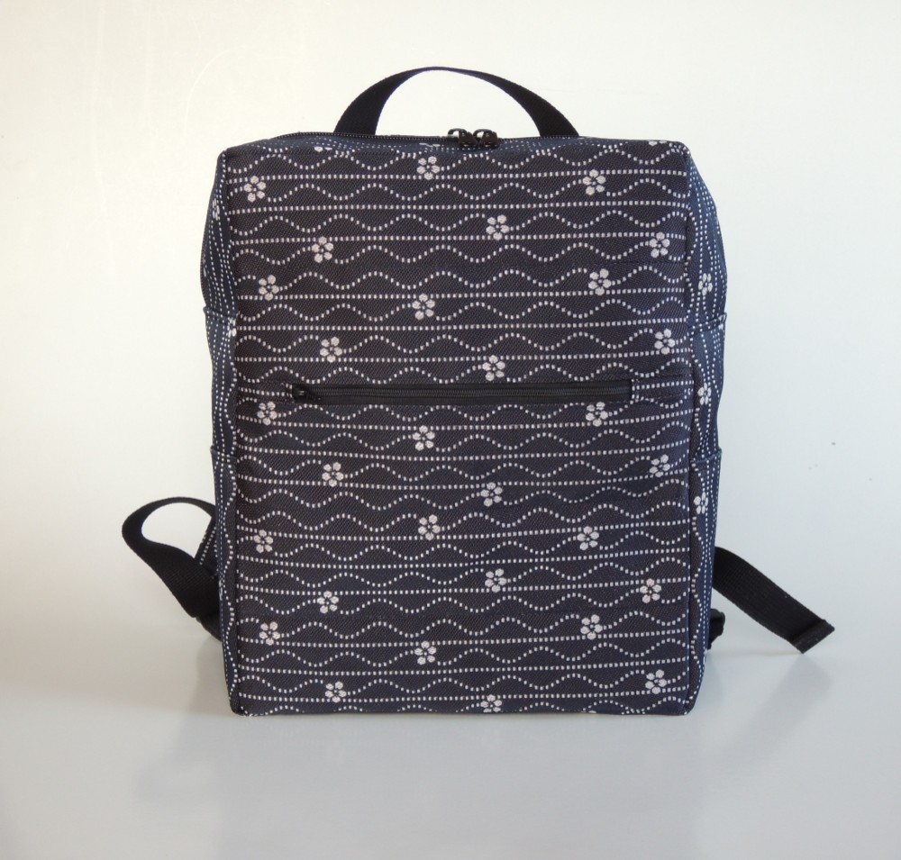 【新品】畳 畳縁 西陣縁 リュックサック ハンドバック 軽量 鞄 畳縁リュックサック 立枠に縞と梅 リュック・バックパック