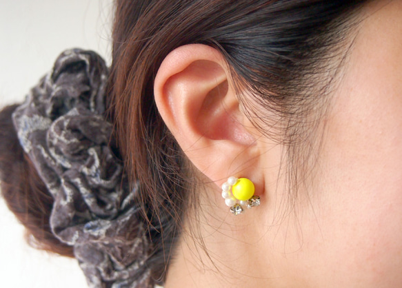 planet pierced earrings [A]　yellow 2枚目の画像