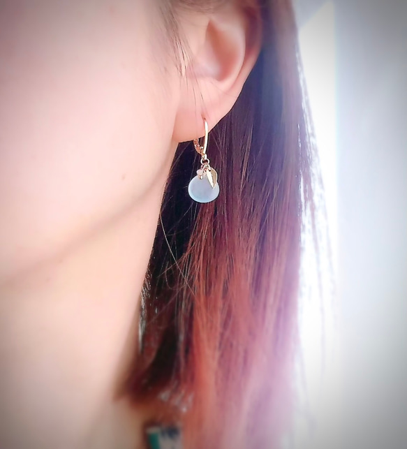 天然石藍色翡翠和迷你葉子耳環 第2張的照片