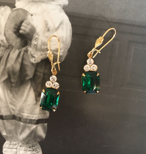 西德復古玻璃凸圓形和施華洛世奇耳環翡翠綠和水晶 第2張的照片