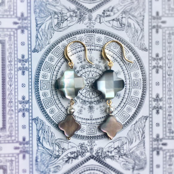 珍珠母貝黑色和棕色貝殼和銀色黃鐵礦夏季耳環 第2張的照片