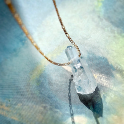 14kgf クリスタル水晶のシンプル ペンダント ネックレス　ラフ タンブルカット 4枚目の画像