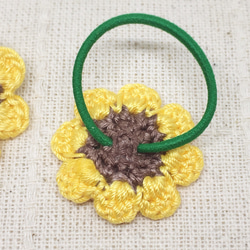 【2個セット】まんまる花びら♪ 手編み 小さな ひまわり ヘアゴム コットンレース 4枚目の画像