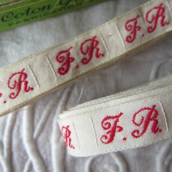 フランスアンティーク刺繍イニシャルFRテープ箱付 リボン・テープ