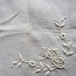 フランスアンティーク手刺繍ドイリー花モノグラム 5枚目の画像