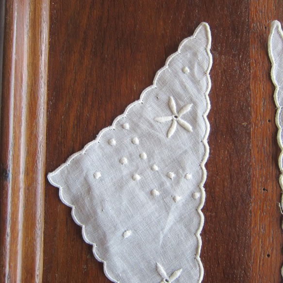 フランスアンティーク手刺繍パーツ衿2枚リネン未使用ドール 2枚目の画像