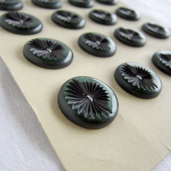 フランスヴィンテージ樹脂ボタン6個21ミリ黒×グリーン 1枚目の画像