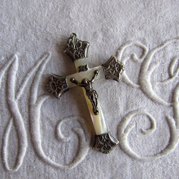 フランスアンティークロザリオ十字架 トップ白蝶貝シルバー ネックレス  
