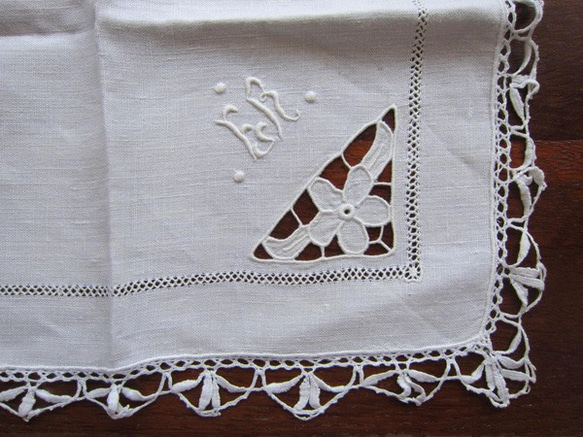 【SALE】フランスアンティーク/リネン手刺繍ナプキン2枚モノグラム白リネン/レース 4枚目の画像