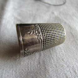 フランスアンティーク銀製シンブル指貫わすれな草 4枚目の画像