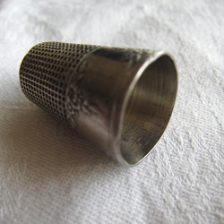 フランスアンティーク銀製シンブル指貫わすれな草 5枚目の画像