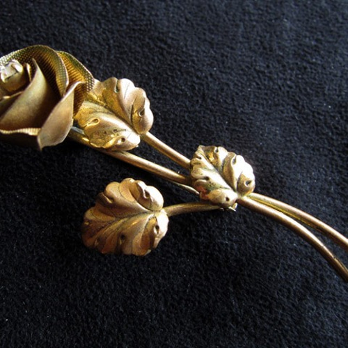 アールデコ　薔薇のブローチ　１９４０年代 アールデコ薔薇のブローチ1940年代