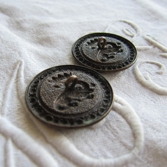 アンティーク/メタルボタン王冠ととかげフランス王紋章 4枚目の画像