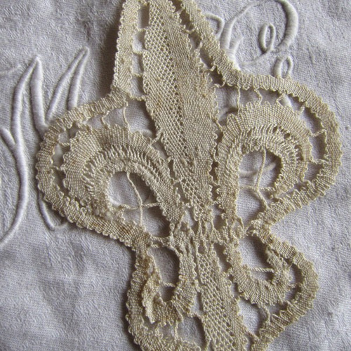 レース貴族モチーフ百合アイリス仏アンティーク レース deparis 通販