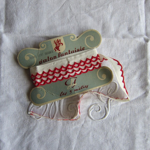 仏ヴィンテージ刺繍スカラップ/テープ190cm台紙付 リボン・テープ