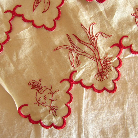 フランスアンティーク赤手刺繍リネン棚飾り布キッチン野菜柄/巾23×357cm 2枚目の画像