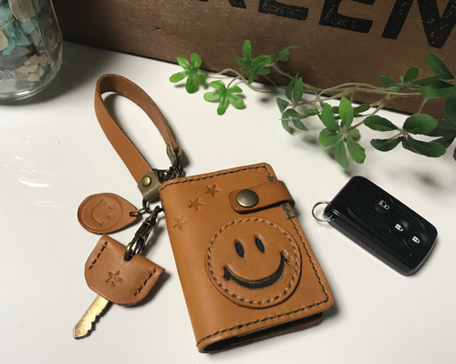 本ヌメ革☆スマートキーケース☆スマイル☆本革☆ キーケース CANDY