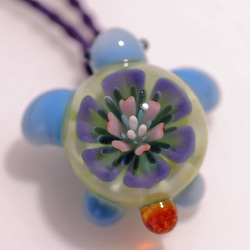 海亀（ホヌ）　glass flowers　#03　ガラスペンダント 2枚目の画像