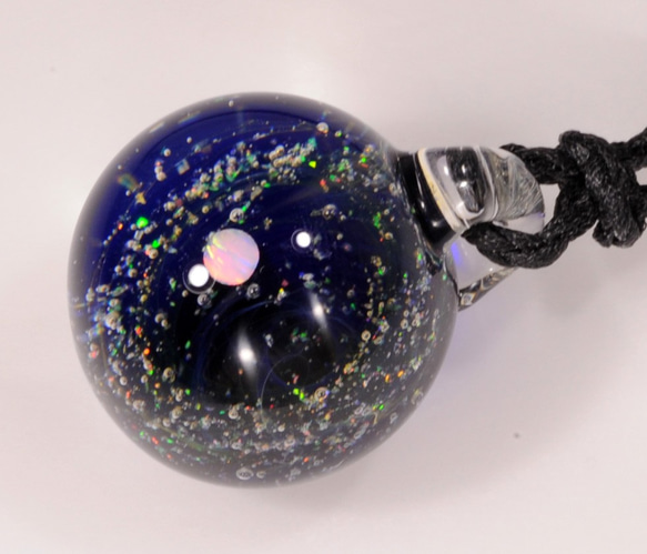 小宇宙 microcosmos 星のささやき スターダスト #105 球体 ピンクオパール ガラスペンダント 4枚目の画像