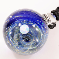 小宇宙 microcosmos 星のささやき スターダスト #131 球体 ピンクオパール ガラスペンダント 2枚目の画像