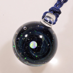 小宇宙 microcosmos 星のささやき スターダスト #150 球体 ピンクオパール ガラスペンダント 2枚目の画像