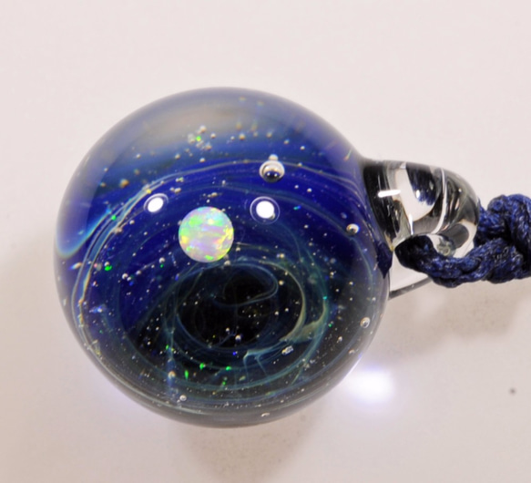 小宇宙 microcosmos 星のささやき スターダスト #150 球体 ピンクオパール ガラスペンダント 3枚目の画像