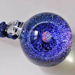 星屑の夢 ブルーシアン 小宇宙 球 M レインボーオパール ダイクロガラスペンダント microcosmos 7枚目の画像